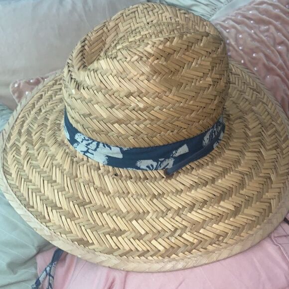 Bluewater Beach Straw Hat with Drawstring! - Picture 11 of 12